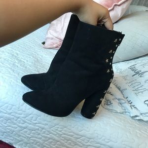 Cutie booties. (Heels)